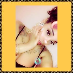 Meet your Posher, Karina